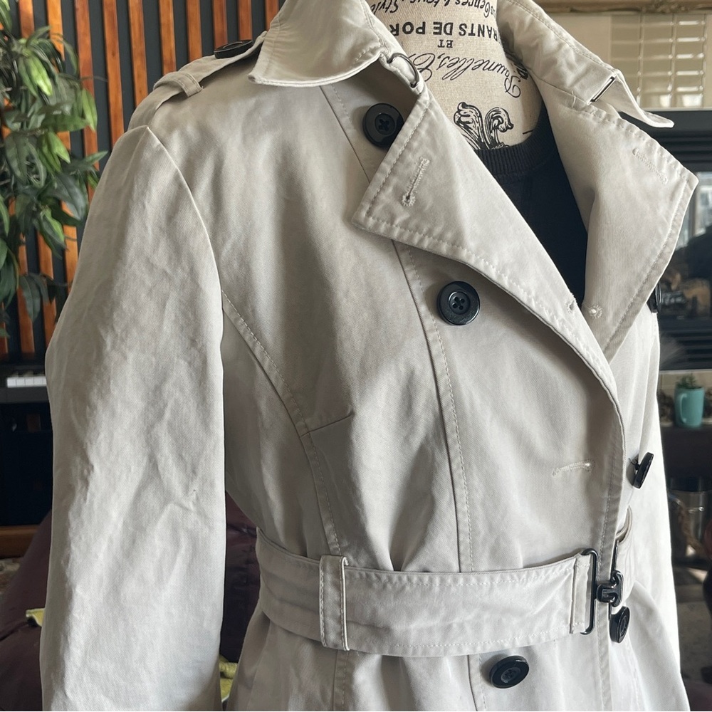 Mexx Cream Colored Lined Double Breast Trench Coat with belt Size 36 - Picture 3 of 16